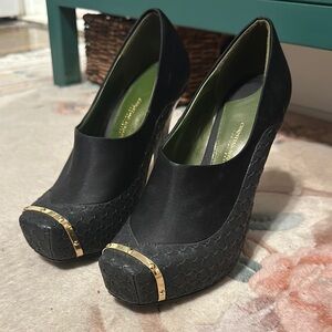 Christian Siriano for Payless Black and Gold Pumps